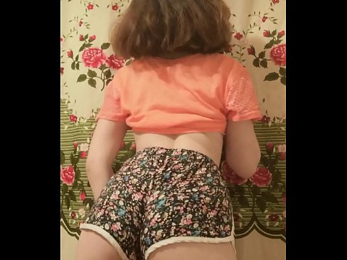 ❤️ Leanabh òg sexy a ’toirt dheth na shorts aice air a’ chamara ☑  Gnè  aig gd.josporn-com.ru ❤